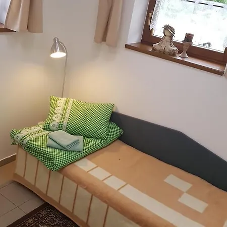 Na Samote U Lesa -rasovna Séjour chez l'habitant Msecke Zehrovice