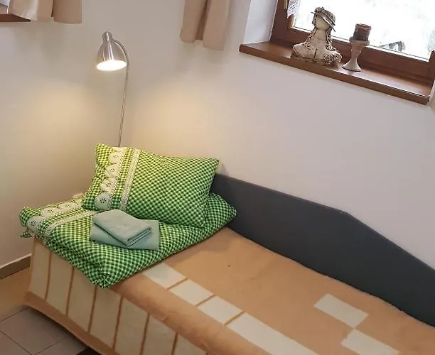 Na Samote U Lesa -rasovna Accommodatie bij particulieren Msecke Zehrovice