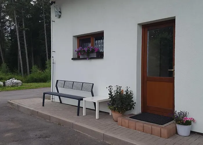 Na Samote U Lesa -rasovna Msecke Zehrovice